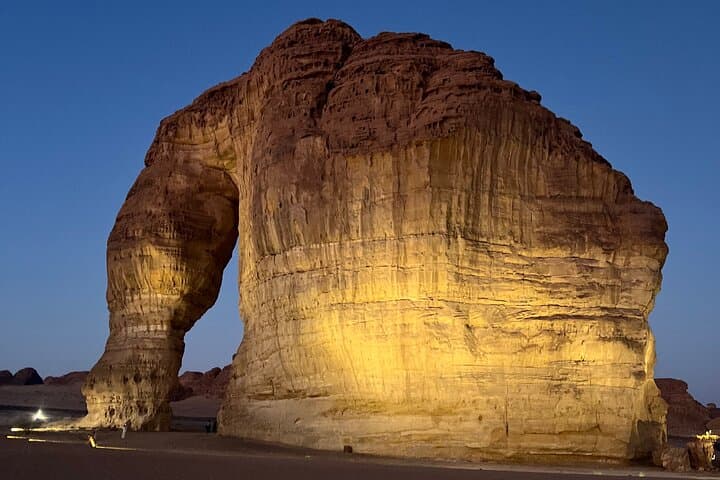 AlUla Full-Day Tour: Hegra, Old Town & Elephant Rock Experience photo 5