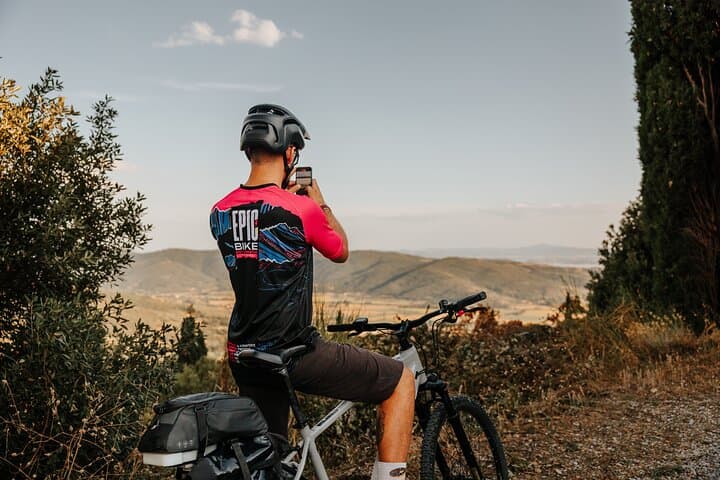 Cortona by eBike: 4-Day Luxury Tuscany Ride, Cooking & Wine photo 2