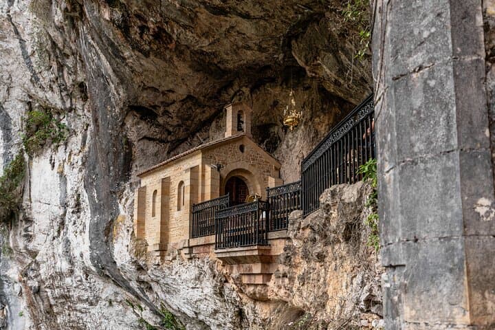 Covadonga Lakes & Basilica Day Trip from Cangas de Onís photo 3