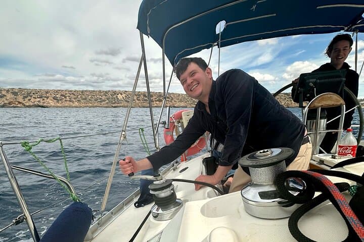 Full-Day Private Sailing Charter from Palma: Bays, Snorkel & Tapas photo 4