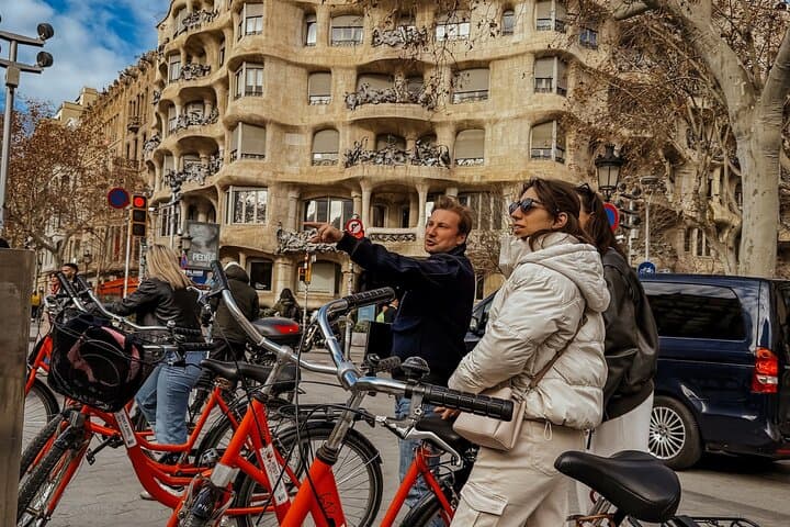 Barcelona Bike & eBike Tour: Gaudí, Gothic Quarter & Local Tapas photo 3