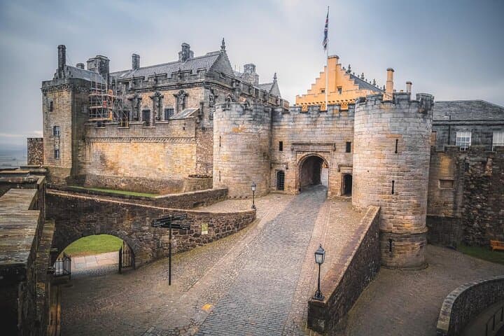 Stirling Castle, Scotch Whisky & The Kelpies: Full-Day Tour from Glasgow