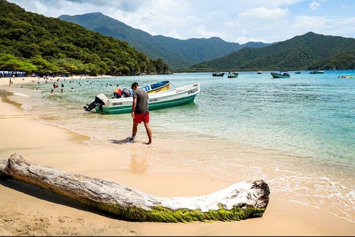 Full-Day Tayrona Park Tour to Playa Cristal: Snorkel, Beaches & Seven Waves Viewpoint photo 2