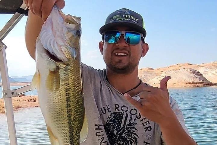 Lake Powell Fishing Charters: Family-Friendly Water Adventures in Arizona photo 2