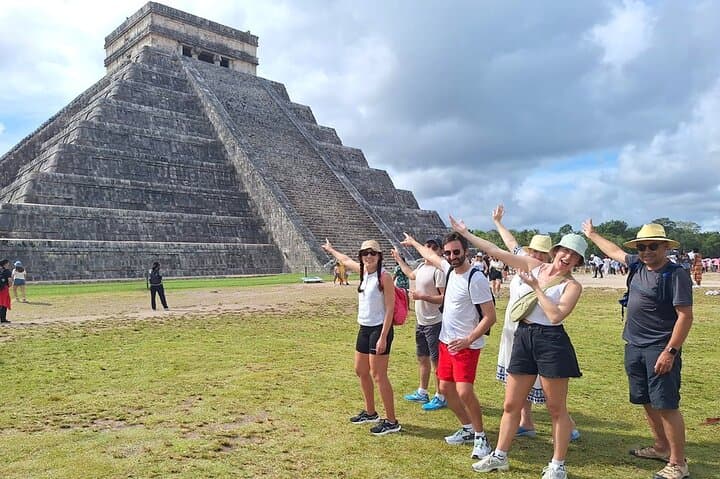 Skip-the-Line Chichén Itzá Walking Tour — Portuguese & Italian Guided Visit