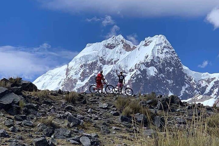 Cordillera Huayhuash Yerupaja Circuit: Extreme Mountain Biking in Peru photo 4