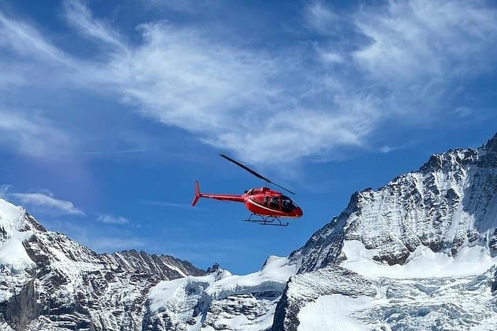 Helicopter-Supported 7-Day Alpamayo Expedition: Summit Nevado Alpamayo (5,947 m) photo 1