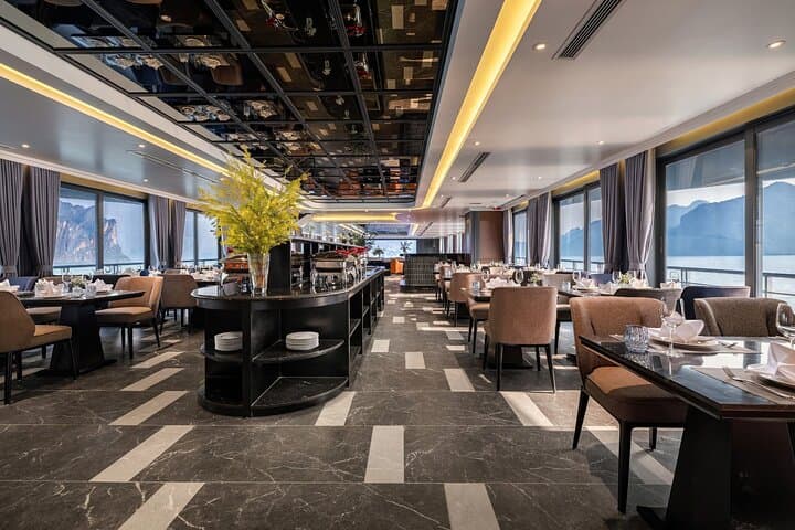 Taliya Luxury Day Cruise Through Ha Long and Lan Ha Bay photo 4