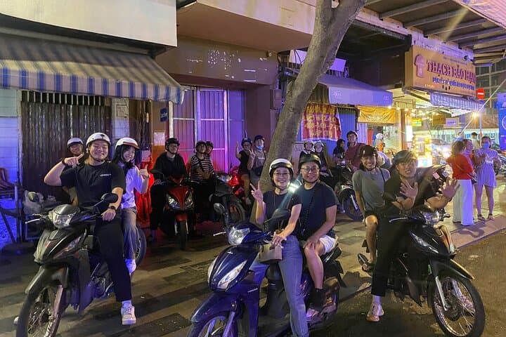 Saigon Motorbike Tour: Scooters & Sights — 6-Hour City Experience