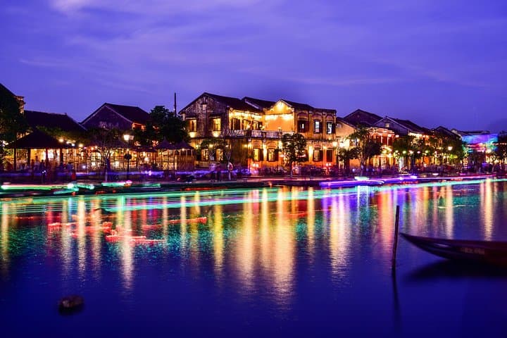 Hoi An Evening Walking Food Tour: A Guided Culinary Walk Through Lantern-Lit Alleys photo 6