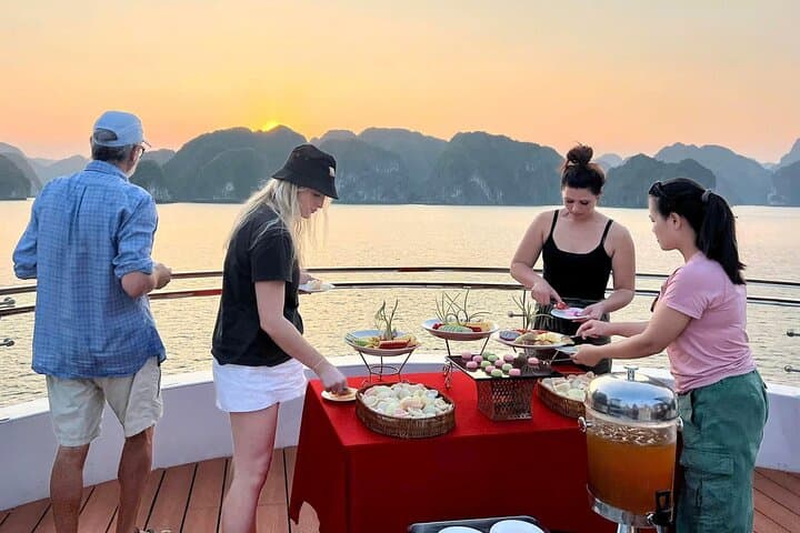 Lan Ha Bay Luxury Sunset Cruise from Cat Ba