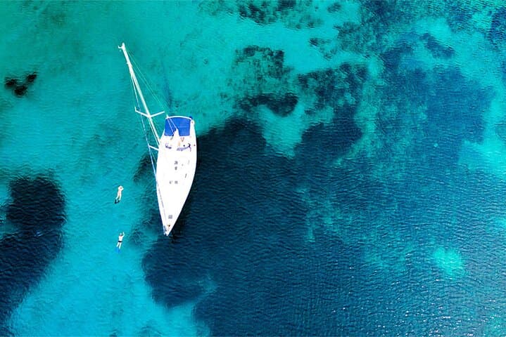Discover the Small Cyclades: Iraklia, Schinoussa & Naxos Private Sailing Day
