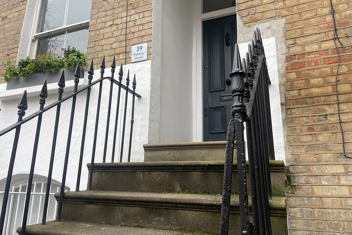 Walk Charlie Chaplin’s London: Private Kennington-to-Leicester Square Tour photo 3