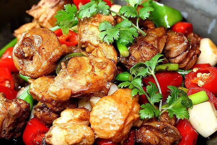 Beijing Hutong Night Tour: Yunnan Dinner, Shichahai Boat Ride & Houhai Stroll photo 2