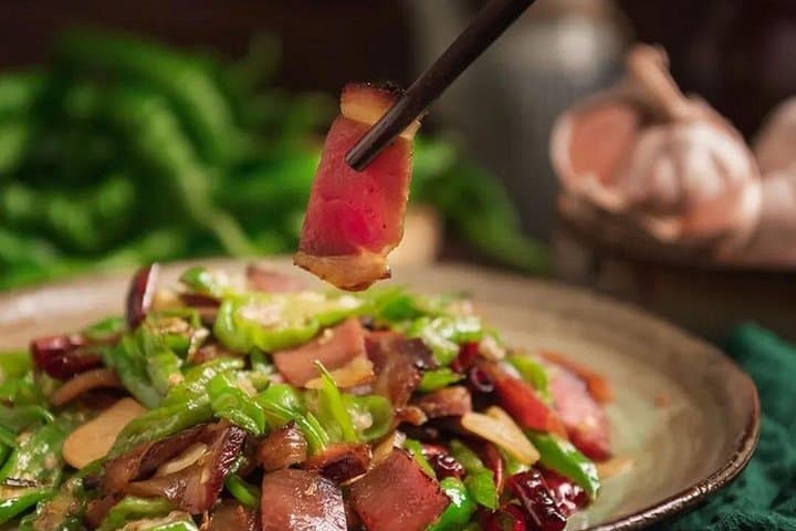 Beijing Hutong Night Tour: Yunnan Dinner, Shichahai Boat Ride & Houhai Stroll photo 4