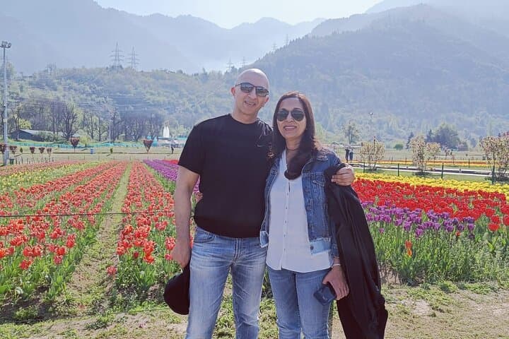 Kashmir Paradise on Earth: 7-Day Srinagar, Gulmarg, Pahalgam & Sonamarg Tour