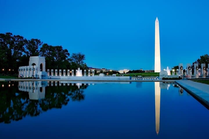 Monuments and Memorials Night Walking Tour: Washington DC After Dark photo 3
