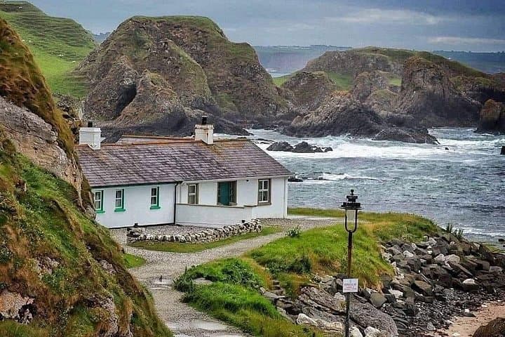 Private Giants Causeway & Antrim Coast Tour from Belfast — Game of Thrones & Bushmills photo 3