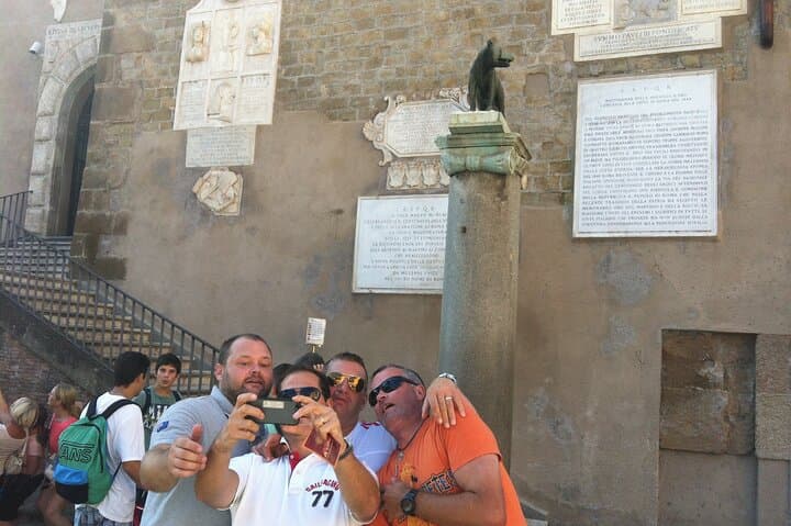 Rome Guided Treasure Hunt: Solve Clues & Explore the City Center photo 3