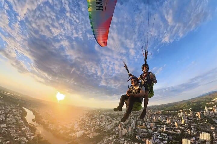 Tandem Paragliding Over Ibituruna: Sunset Flights in Governador Valadares photo 6