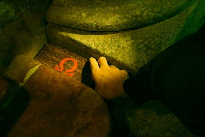 Davos City Escape: Code-Breaking Adventure Across Davos Center photo 3
