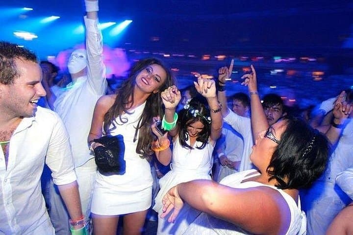 Fiesta Blanca Cartagena Bay Night Cruise: Dinner, Open Bar & Live DJ photo 1