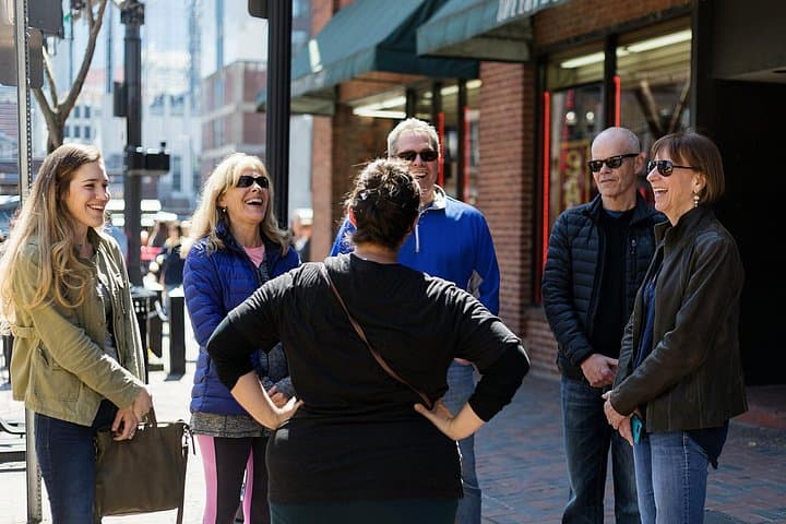 Staten Island Walking Tour and Slice of Pizza: St. George Highlights photo 1