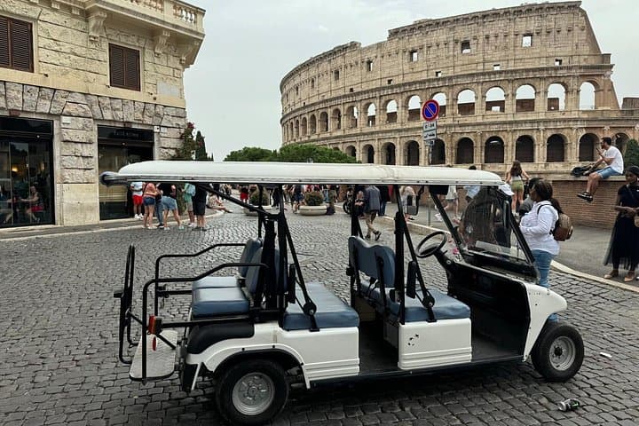 Rome Christmas Golf Cart Tour: Colosseum to Piazza Navona in 90 Minutes photo 2