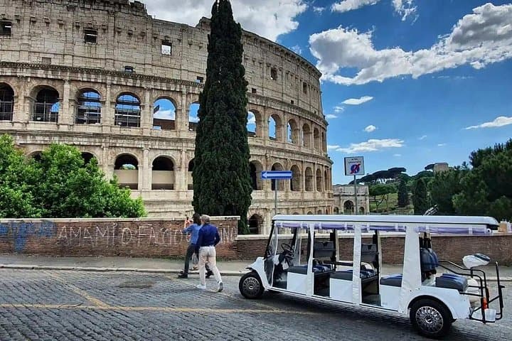 Rome Christmas Golf Cart Tour: Colosseum to Piazza Navona in 90 Minutes photo 3