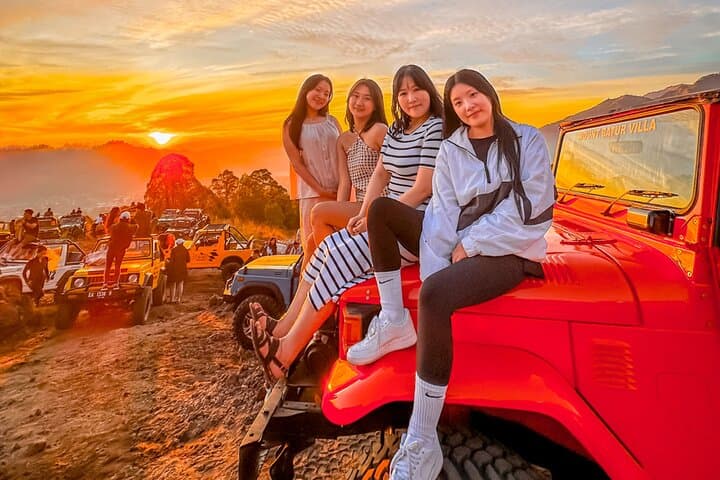 Sunrise Jeep Adventure on Mount Batur with Hot Springs Soak