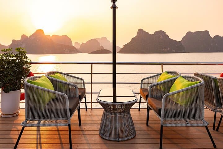 Halong Bay Luxury Day Cruise: Amethyst Day Trip to Luon Cave, Titov & Surprising Cave photo 6