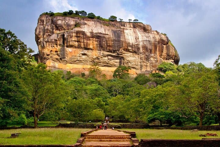 8-Day Sri Lanka Explorer: From Negombo Beaches to Yala Safaris & Hill Country Treks photo 2