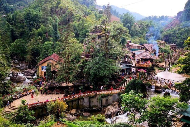 Sapa 2-Day Trek: Rice Terraces, Hmong Villages & Ta Van Valley photo 2