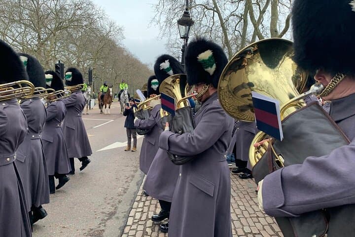 Changing of the Guard at Buckingham Palace: Best Guided Viewing & Walk photo 6