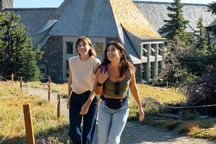 Hood-Columbia Loop: Timberline Lodge, Hood River & Multnomah Falls Day Tour photo 5