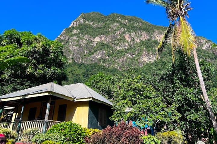 Gros Piton Hike: Private Summit Tour & Scenic Views in St. Lucia photo 2