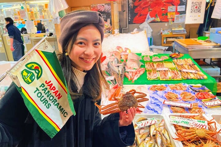 Discover True Kanazawa: Private 3–4 Hour Walking Tour with a Local Guide photo 2