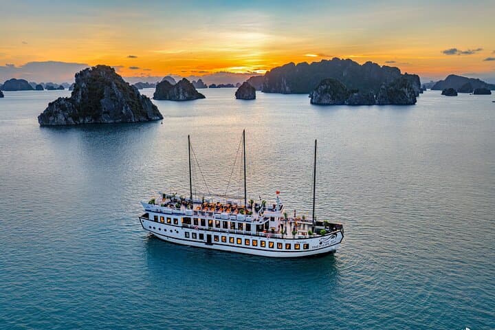 2-Day Treasure Junk Cruise: Explore Bai Tu Long Bay's Hidden Karst Isles photo 2