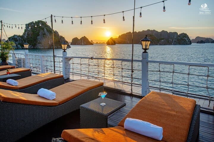 2-Day Treasure Junk Cruise from Hanoi to Bai Tu Long Bay photo 3