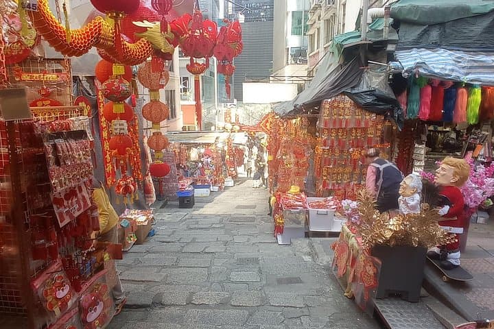 Full-Day Hong Kong Island Walking, Ferry & Beach Tour: Central to Repulse Bay photo 3