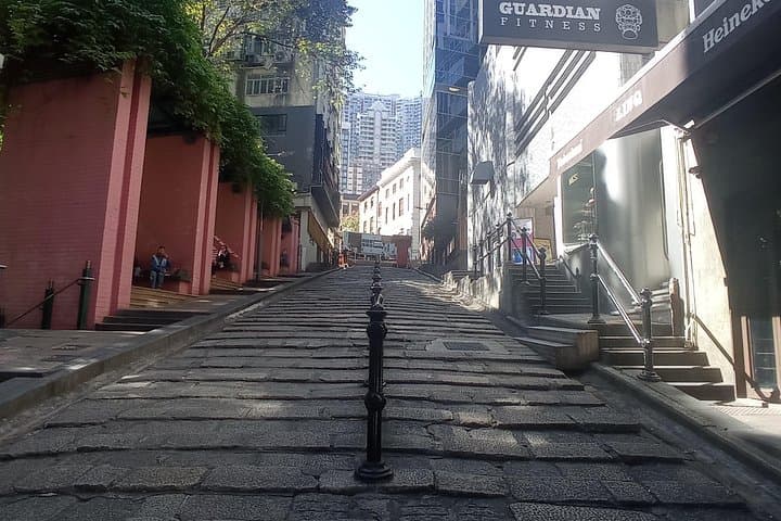 Full-Day Hong Kong Island Walking, Ferry & Beach Tour: Central to Repulse Bay photo 4