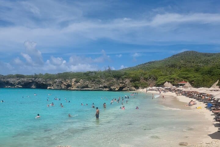 Private Westcoast Beachhop Tour Curaçao — Turtle Beach, Grote Knip & Blue Room photo 3