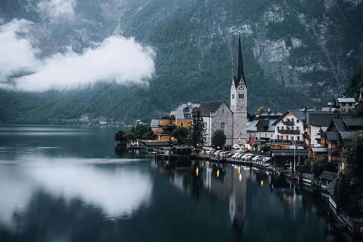 Day Trip from Vienna: Private Guided Tour to Hallstatt and Salzburg photo 6