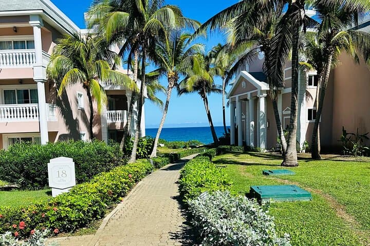Montego Bay Floating Breakfast & Bamboo Rafting: 4-Day All-Inclusive Jamaica Escape photo 6