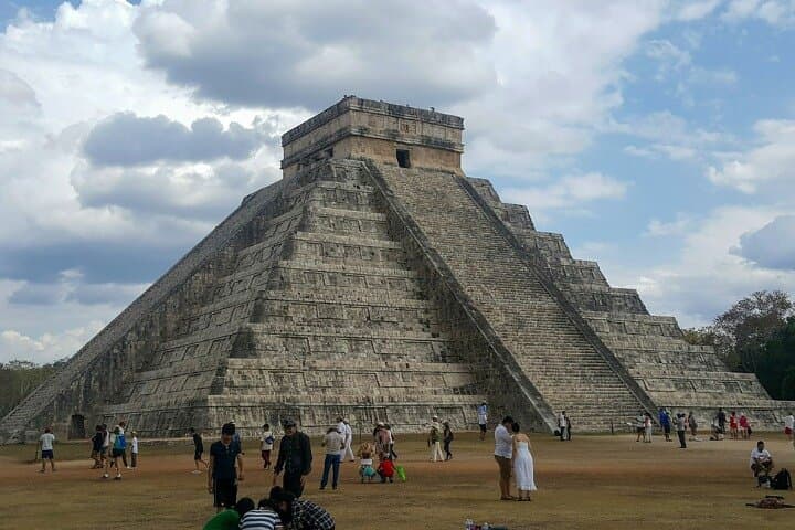 chichen-itza-cenote-xcajum-valladolid-day-tour-guide