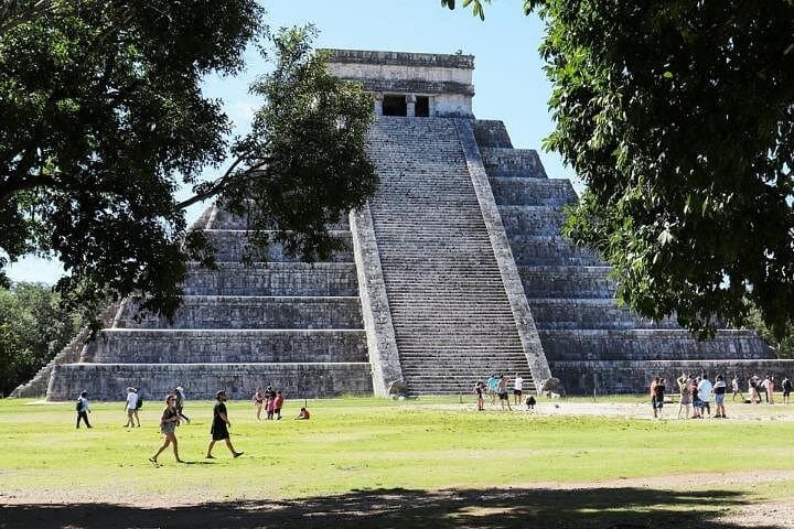 chichen-itza-cenote-xcajum-valladolid-day-tour-guide photo 4