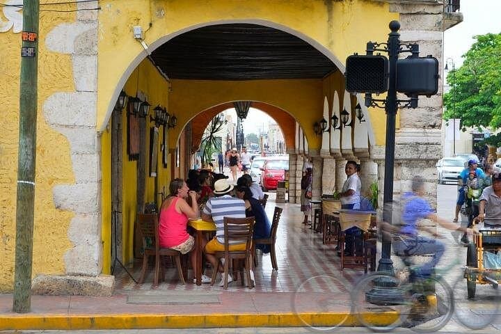 chichen-itza-cenote-xcajum-valladolid-day-tour-guide photo 5