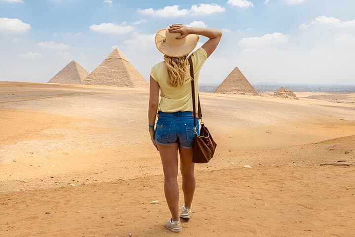 Cairo Day Trip from Sharm el Sheikh: Pyramids, Sphinx & Egyptian Museum
