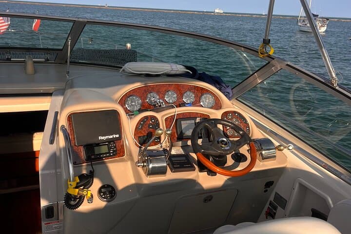 Sunset Chicago Private Boat Day — Skyline, Lake Michigan & Celebration photo 3