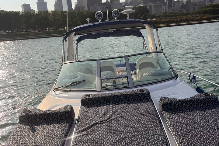 Sunset Chicago Private Boat Day — Skyline, Lake Michigan & Celebration photo 5